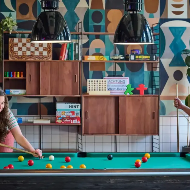 Generator Berlin Alexanderplatz：您参观国会大厦的时尚社交中心