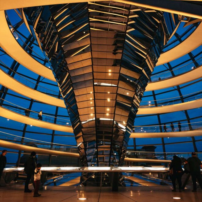 如何参观德国国会大厦穹顶：2026 年免费门票及注册指南