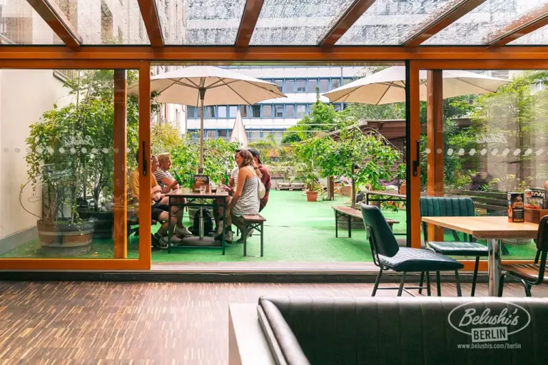 柏林米特区圣克里斯托弗旅馆：您参观国会大厦的社交中心