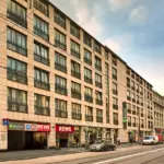H+ Hotel Berlin Mitte: la base ideale a 4 stelle per esplorare il Palazzo del Reichstag e il centro storico di Berlino.